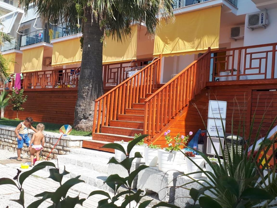 Hotel Palmanova Beach Mardok à Vlorë Extérieur photo